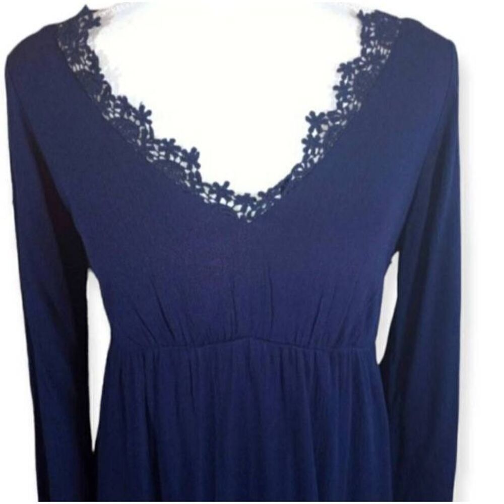 SOCIALITE NAVY BACK CUTOUT DRESS SZ.M EUC - Picture 3 of 7